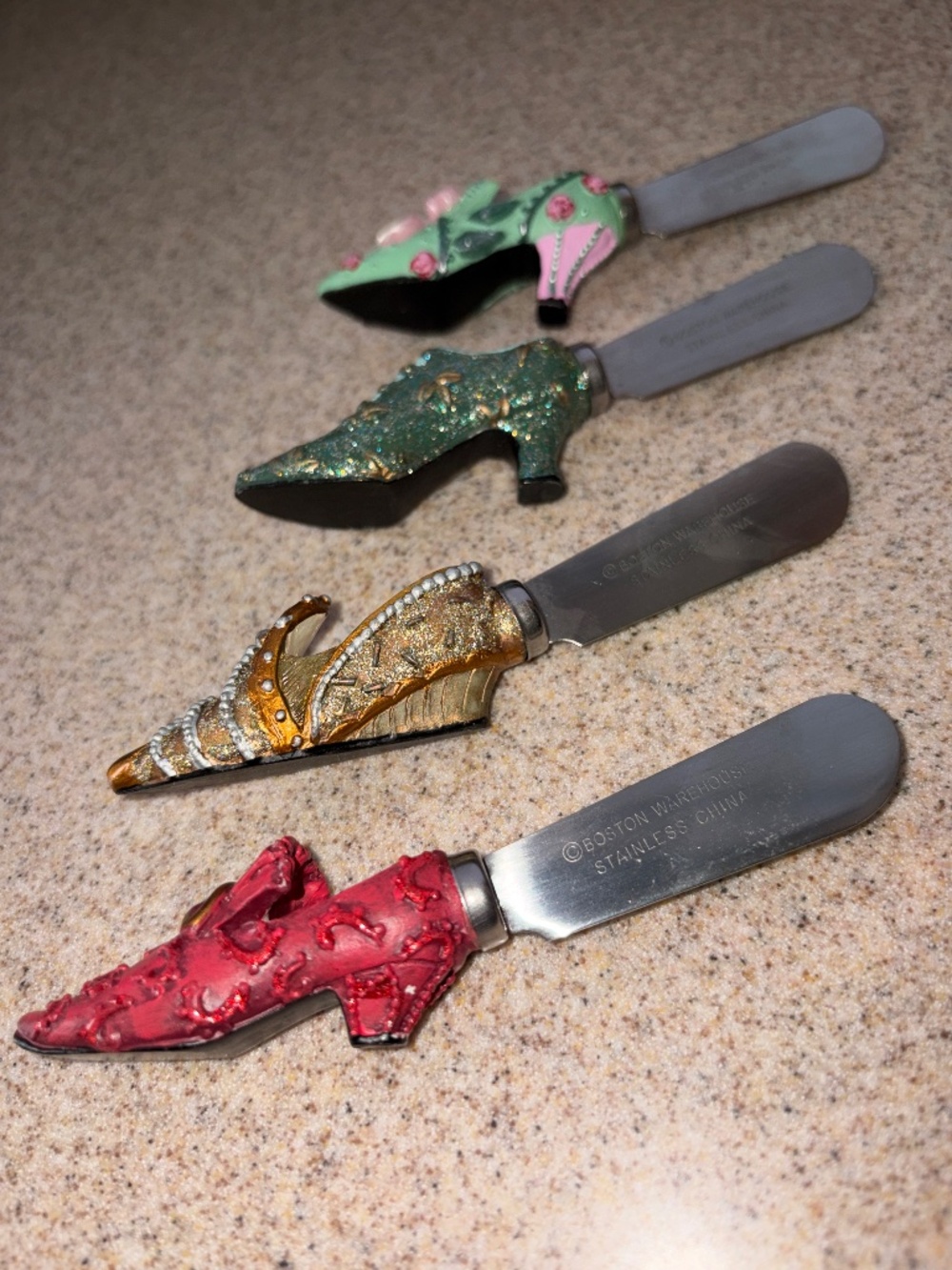Boston Warehouse Mini Shoe Serving Spreader Knives- Set of Four - Picture 9 of 10